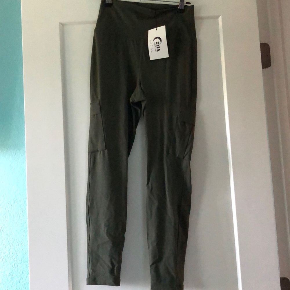 Zyia Forest Night Cargo Luxe Hi-Rise 7/8